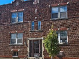 5200 Oleatha Ave, Saint Louis, MO