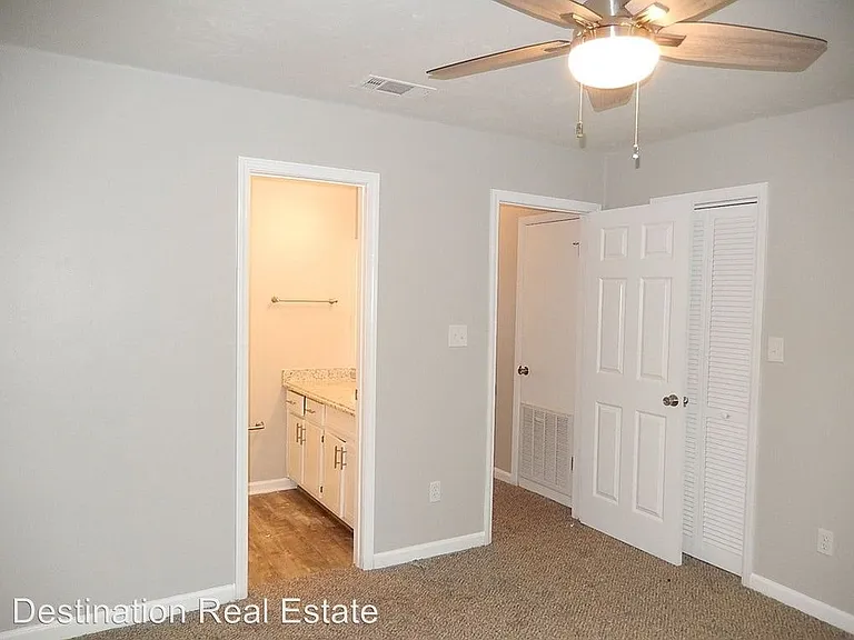 4881 Old Bainbridge Rd — Photo 10