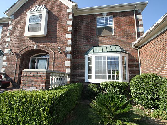 3rd image of 24766 Golden Oak Ln
