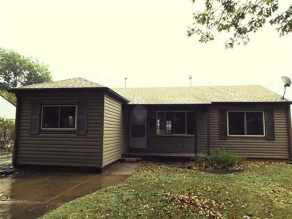 1720 Green Acres St, Wichita, KS 67218