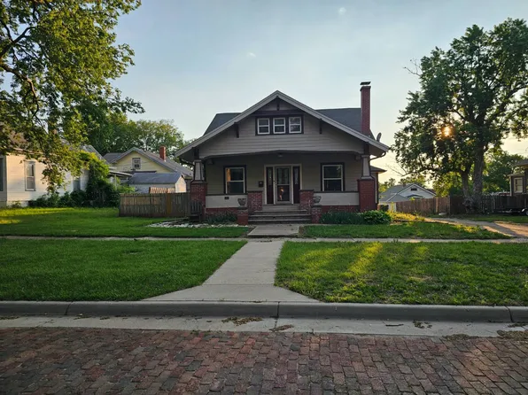 705 N 11th St, Marysville, KS 66508