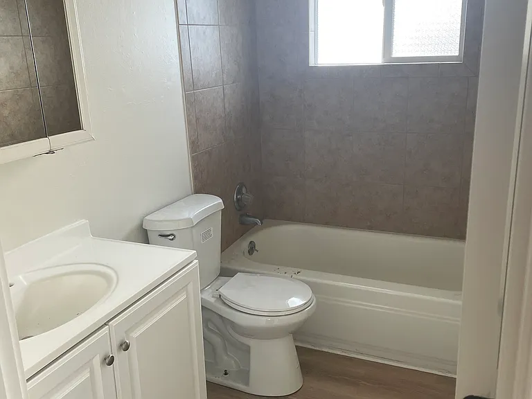 985 W Ida St #3 — Photo 9