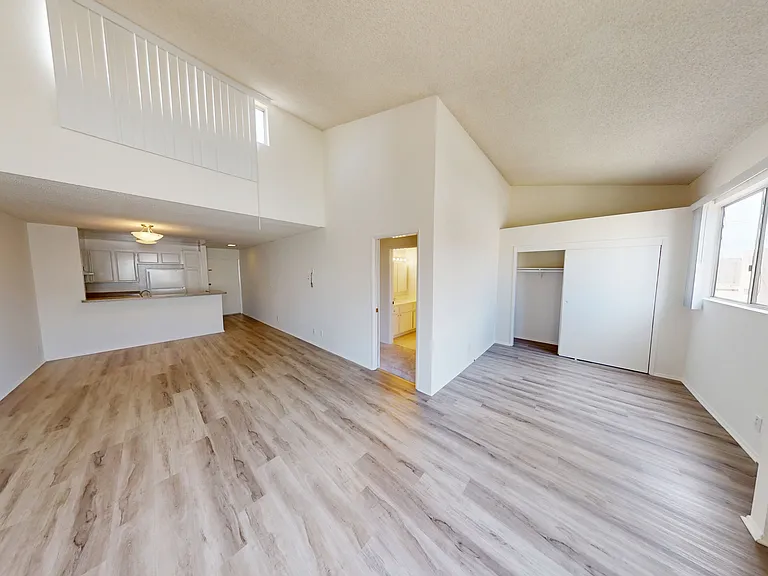 Barry Apartments — Photo 18
