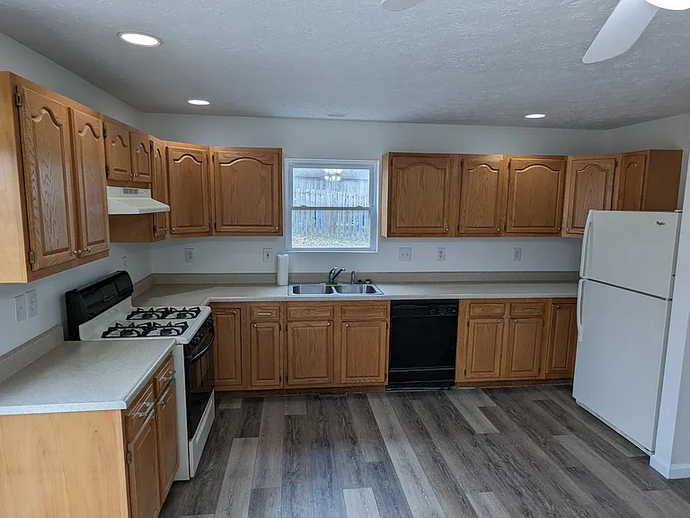 2347 S Peoples Ct — Photo 5