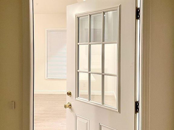 4th image of 223 W Olive Ave #5