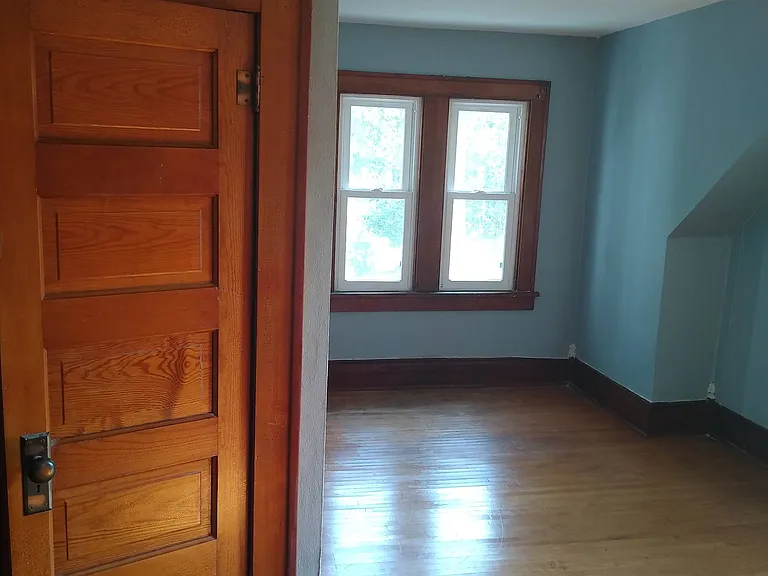621 4th Ave — Photo 10