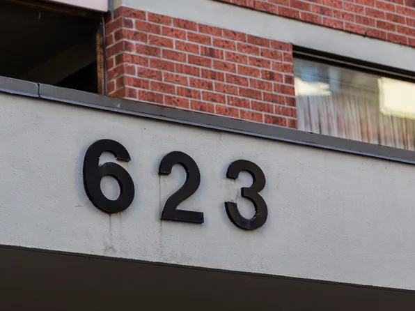 623 Finch Ave W #701, Toronto, ON M2R 3V4