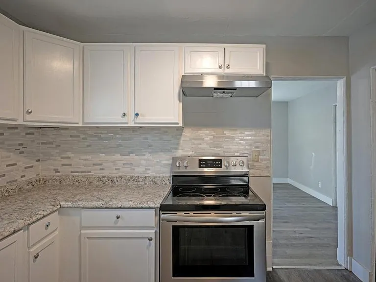 1652 N Myrtle Ave — Photo 7