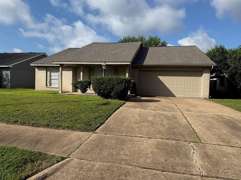 1st image of 18023 Garden Manor Dr