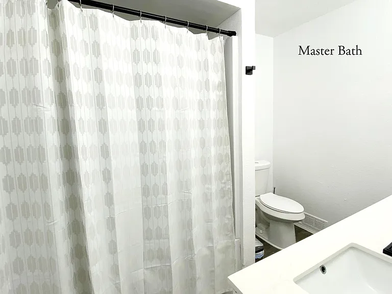 1032 Greg St — Photo 5