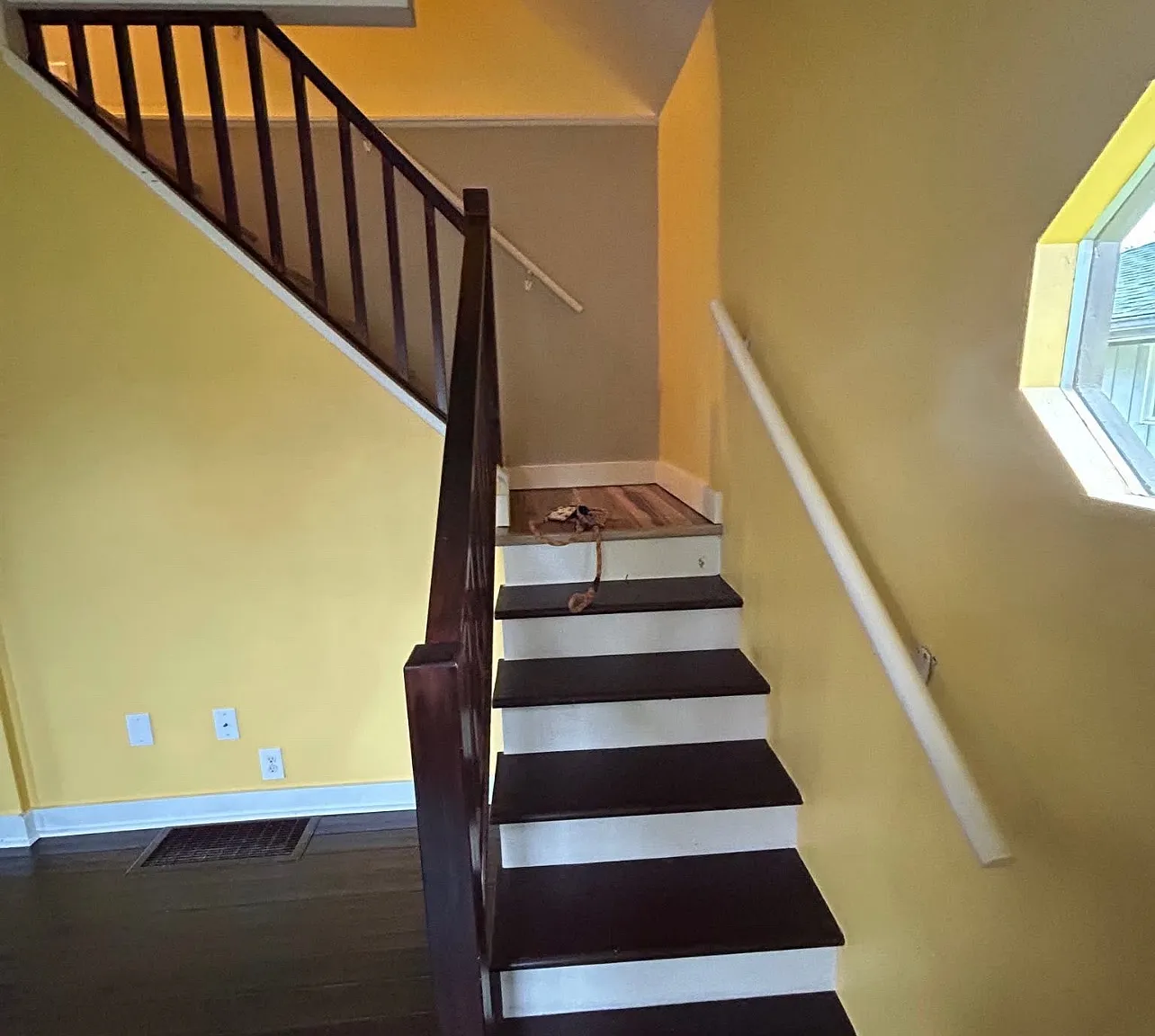 3 bed, 850 sqft, $3,200 — Photo 4