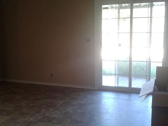 2nd image of 43727 Elliot Ct