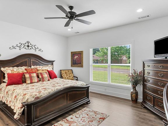 5th image of 1024 Monte Carlo Dr