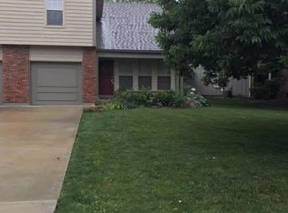 10707 W 115th St, Overland Park, KS 66210