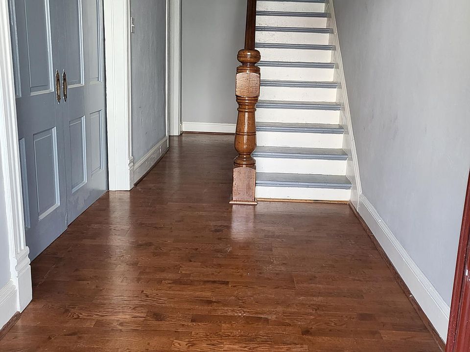 1st image of 415 Queen St #2