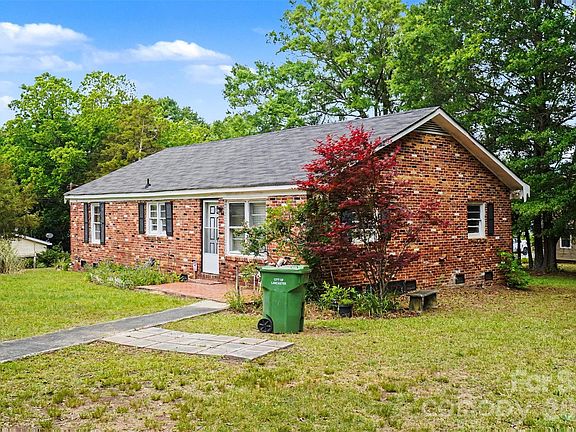 2nd image of 301 Hampton Rd
