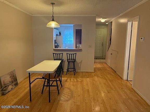 5th image of 85 DEBARRY Avenue #1054