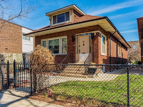 4th image of 7533 N Ridge Blvd