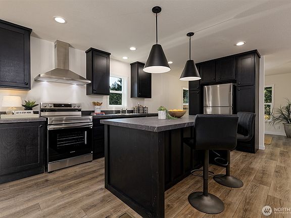 5th image of 2371 E Crestview Drive