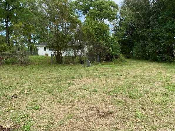 505 Roosevelt Dr, Eutawville, SC 29048