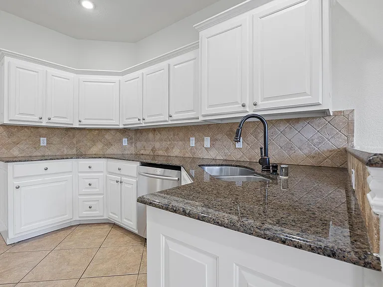 514 S Pierremont Dr — Photo 13