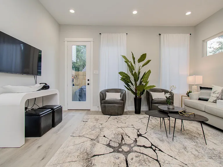 2105 Sam Wilson St #D — Photo 6