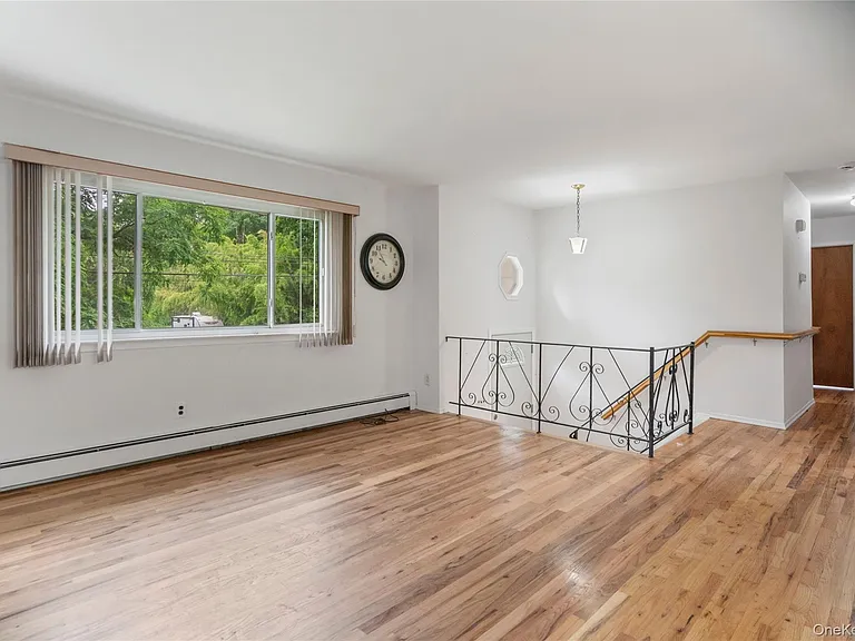 39 Wolfhollow Rd — Photo 8
