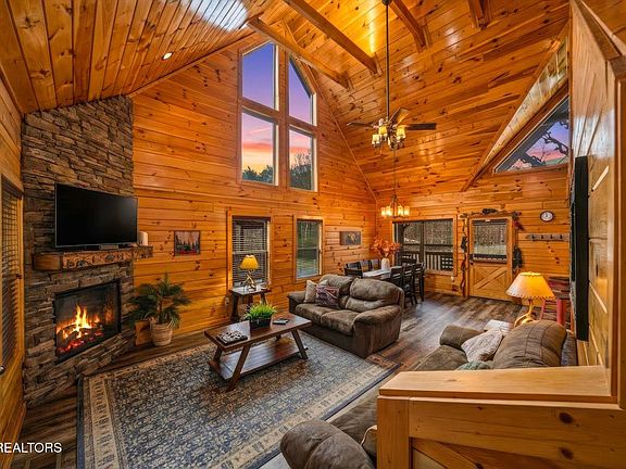 2nd image of 551 Blackberry Ridge Way