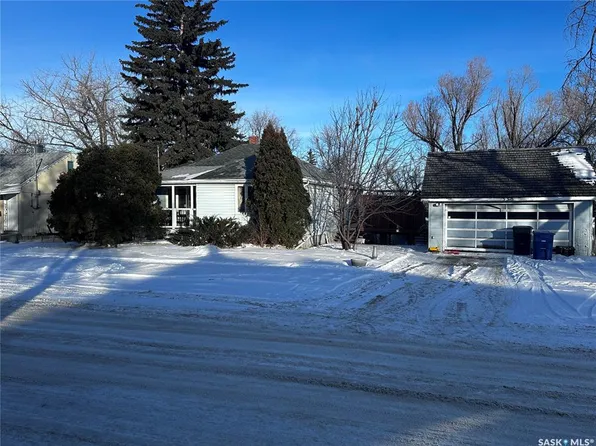 333 5th AVENUE SE, Weyburn, SK S4H 1Y4