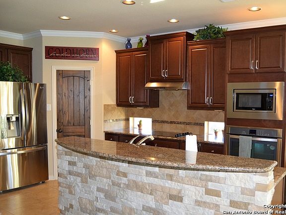 4th image of 1112 Gwendolyn Way