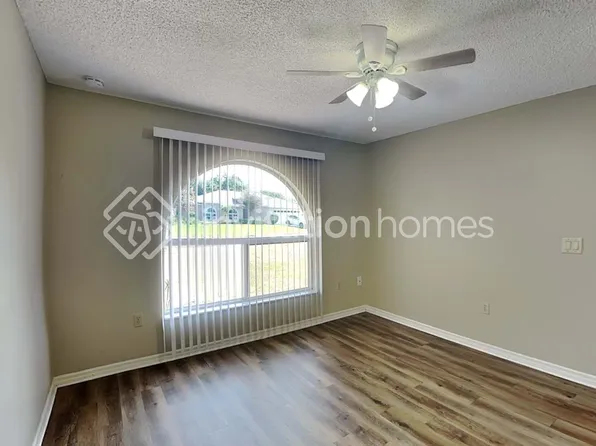 33328 Fountain Ln, Leesburg, FL 34788