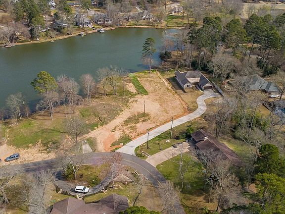4th image of 1215B Chateau Ln