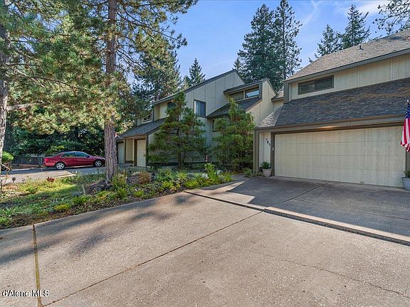3rd image of 985 E Loch Lomond Ct