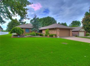 12324 Goldsborough Rd, Midwest City, OK 73130