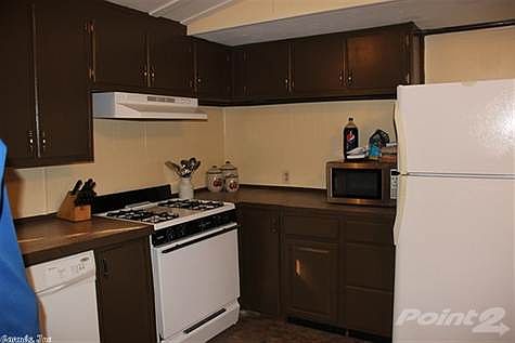 Free-standing Hotpoint stove.