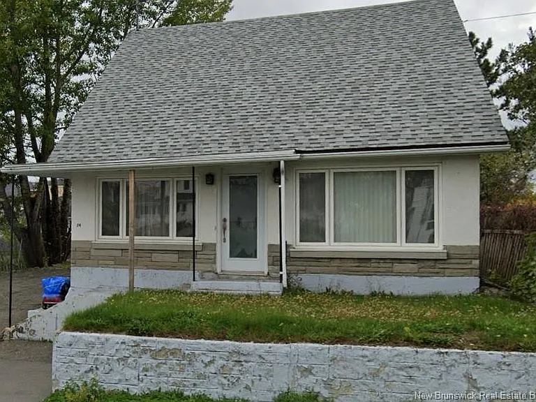 34E 34th Ave — Photo 2