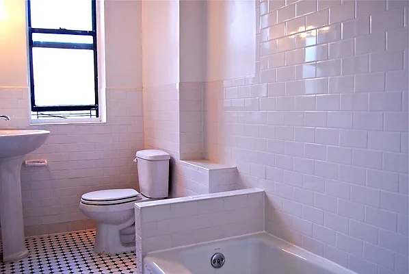 Rented by Bohemia Realty Group | media 35