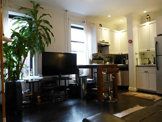 Rented by Town Residential | media 34