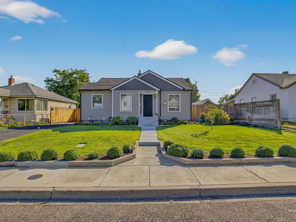 715 8th St, Clarkston, WA 99403