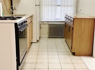 22-68 42nd St #2AA, Astoria, NY 11105