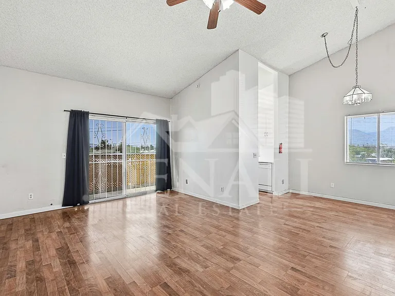808 S Langley Ave #201 — Photo 4