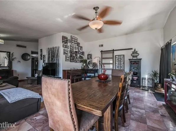 3190 Mountain Spring Rd, Las Vegas, NV 89146