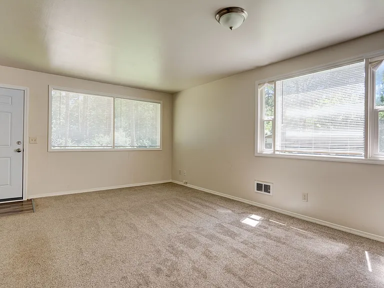 2371 Libbey Rd — Photo 3