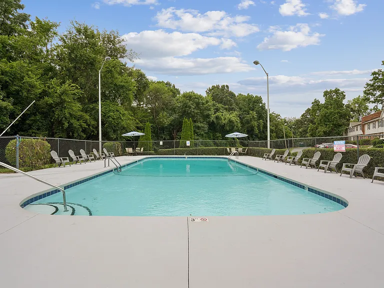 The Highlands Apartments — Photo 9