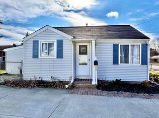 415 Scheurmann St, Essexville, MI