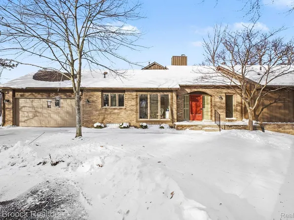 23745 Ravineview Ct, Franklin, MI 48025