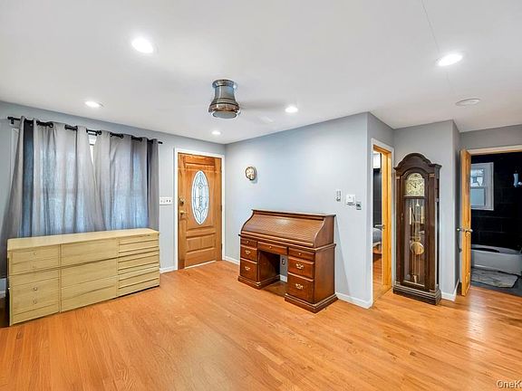 4th image of 260 Springdale Drive