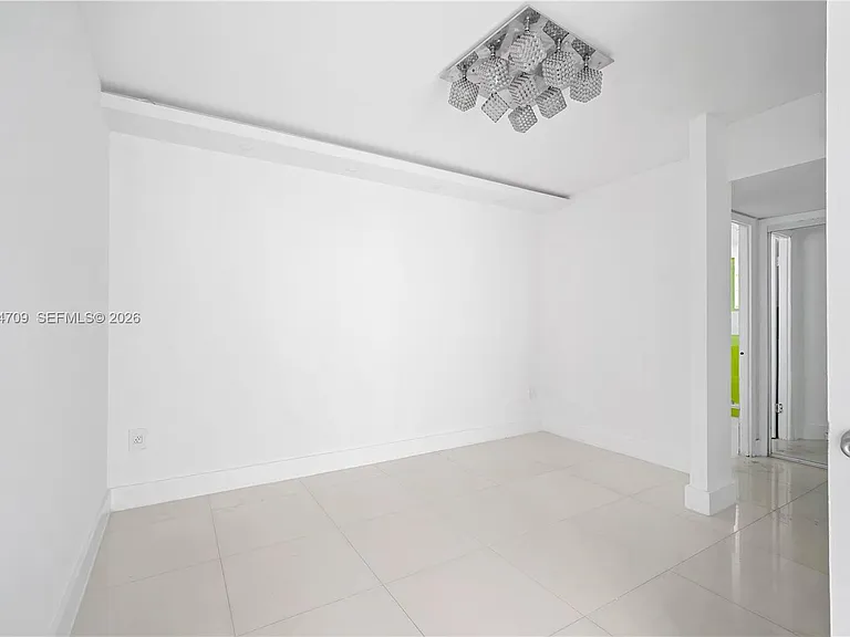 18601 NE 14th Ave #409 — Photo 14