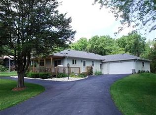 W9062 Lakeview Dr, Cambridge, WI 53523