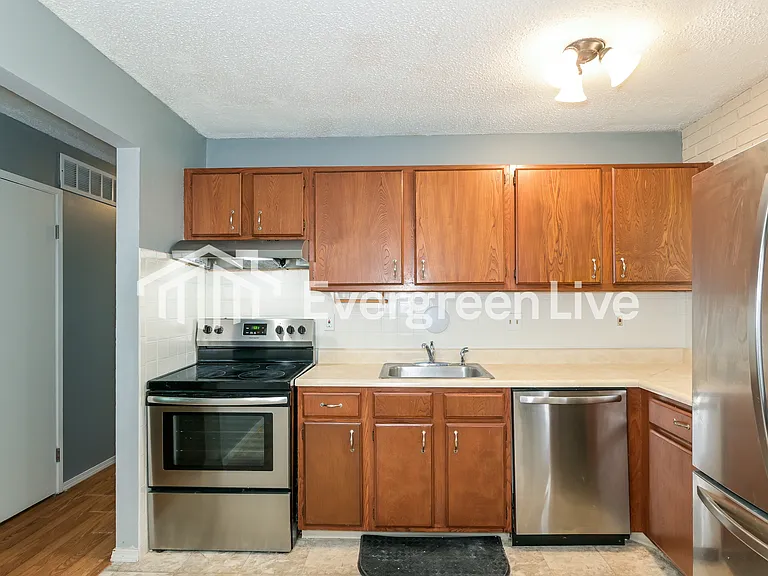 1333 Nutmeg Dr — Photo 4